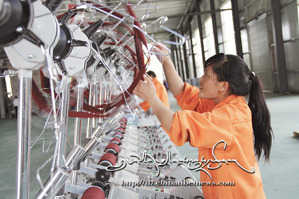 འཐག་ལས་ལ་བརྟེན་ནས་ཕྱུག་འགྱུར་བརྩོན།