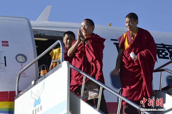 པཎ་ཆེན་ཨེར་ཏི་ནི་ཆོས་ཀྱི་རྒྱལ་པོ་མཆོག་གིས་མངའ་རིས་སུ་ཆོས་ཀྱི་ཆོ་ག་ཐོག་མར་སྤེལ་བ།