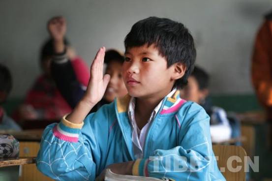 སྤྱི་ཕན་སྒྲུབ་པ་ནི་སྦྱིན་པ་གཏོང་བ་མ་ཡིན་པར་དེ་ནི་འདྲ་མཉམ་གྱི་འབྲེལ་འདྲིས་ཤིག་ཡིན།