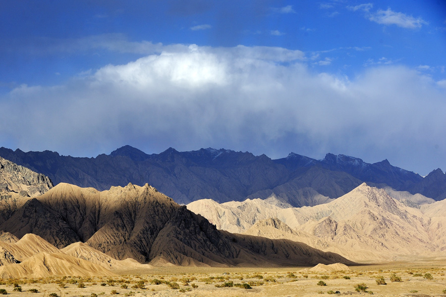 ཁུ་ནུ་རི་བོའི་རྒྱལ་ཁབ་ས་གཤིས་སྤྱི་གླིང་ལ་འཛམ་གླིང་ས་གཤིས་སྤྱི་གླིང་གི་གཟི་བརྗིད་མཚན་སྙན་ཐོབ།