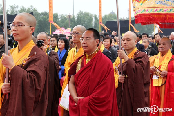 སྐབས་ཉེར་བདུན་པའི་འཛམ་གླིང་ནང་པའི་དད་ལྡན་པ་མཐུན་འབྲེལ་ལྷན་ཚོགས་ཀྱི་ཚོགས་ཆེན་ཧྲའན་ཞི་ཞིང་ཆེན་དུ་འཚོགས།