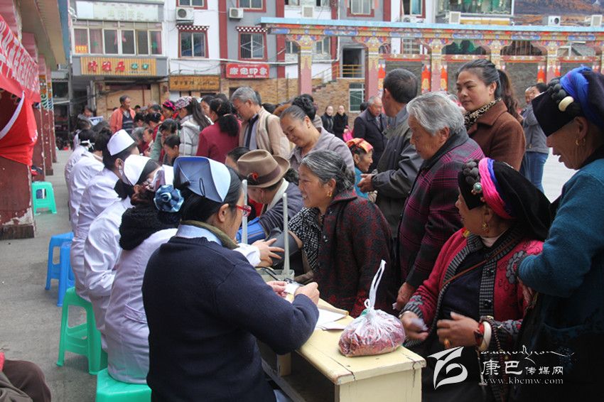 རྒྱལ་ཁབ་སྨན་བཅོས་རུ་ཁག་གི་ཆེད་མཁས་པས་དར་མདོའི་མཛའ་གཞས་ཐང་ཆེན་དུ་འོས་བརྟག་བྱེད་སྒོ་སྤེལ།