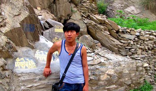 སྙན་ངག་པ་ནོར་བུ་རྣམ་རྒྱལ་ལ་2014ལོའི་ཀྲུང་གོའི་ལྷུག་རྩོམ་དང་སྙན་ངག་འགྲན་སྡུར་གྱི་བྱ་དགའ་ཐོབ།