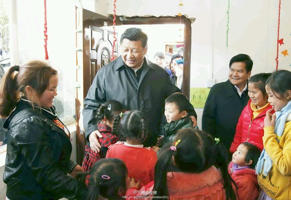ཞི་ཅིན་ཕིང་ལུའུ་ཏེན་ས་འགུལ་བྱུང་ཁུལ་དུ་གཟིགས་ཞིབ་ལ་ཕེབས་པ།