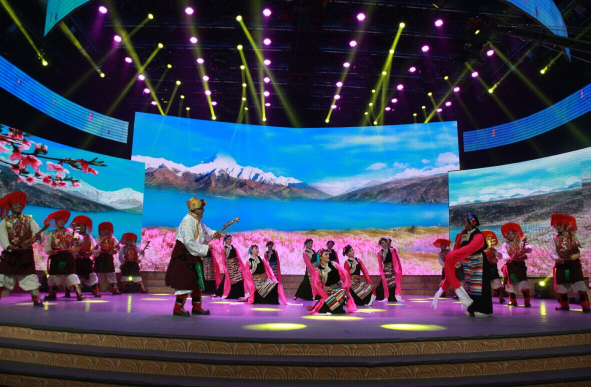 དཀར་མཛེས་ཁུལ་2015ལོའི་བོད་ཤིང་ལུག་ལོ་སར་དགུང་ཚོགས་ཀྱི་རིག་རྩལ་འཁྲབ་སྟོན་ལེ་ཚན་གཏན་འཁེལ་བྱས།