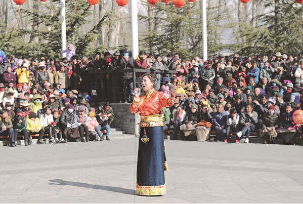 དུས་ཆེན་གཉིས་རིང་གི་རྫོང་རྒྱབ་ཀླུ་ཁང་གི་མཐོང་ཐོས།