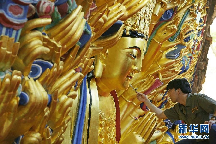 ཁྲུང་ཆིང་གི་སྤྱན་རས་གཟིགས་ཕྱག་སྟོང་སྤྱན་སྟོང་གི་སྐུ་བརྙན་ཞིག་གསོ་ལེགས་འགྲུབ་བྱུང་ཡོད།
