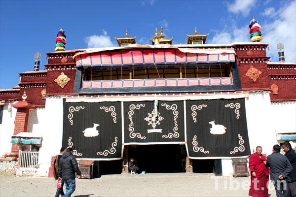 བོད་ལྗོངས་ལྷོ་ཁ་ས་ཁུལ་ནང་བསྟན་སློབ་གླིང་གི་བསམ་ཡས་དགོན་པའི་ཡན་ལག་སློབ་གླིང་།