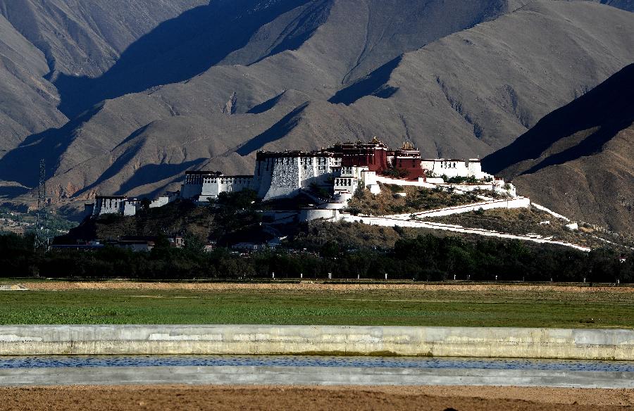 བོད་ལྗོངས་ཀྱི་ལྷ་ཀླུ་འདམ་རའི་སྐྱེ་ཁམས་སྲུང་སྐྱོབ་བྱ་བར་ཕན་འབྲས་མངོན་གསལ་ཐོབ།