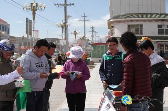 མགོ་ལོག་ཁུལ་དུ་ཁོར་ཡུག་སྲུང་སྐྱོབ་དང་ཨེ་ཙིའི་ནད་འགོག་གི་ཤེས་བྱ་དྲིལ་སྒྲོག་བྱས།