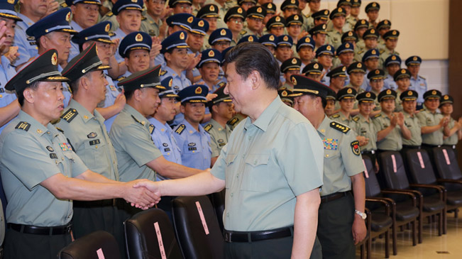 ཞི་ཅིན་ཕིང་གིས་བརྒྱད་གཅིག་དམག་འཛུགས་དུས་ཆེན་སླེབས་ལ་ཉེ་བའི་སྐབས་སུ་དམག་སྡེ་16པར་གཟིགས་ཞིབ་གནང་།