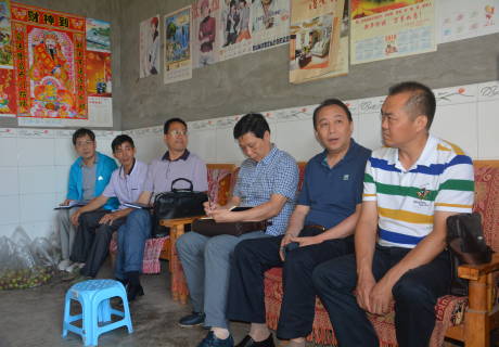 སི་ཁྲོན་གྱིས་བྱེད་ཐབས་དྲུག་མཉམ་དུ་སྤེལ་ཏེ། ལོ་རེར་དབུལ་ཕོངས་ཀྱི་མི་གྲངས་ཁྲི་100ཡས་མས་དབུལ་སེལ་བྱ་རྒྱུ་འགན་ལེན་བྱས།