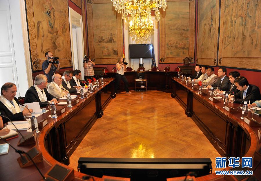 ཀྲུང་གོའི་བོད་ལྗོངས་རིག་གནས་སྤེལ་རེས་ལྷན་ཚོགས་ཀྱིས་མ་ཏེ་རིར་འཆད་ཁྲིད་སྤེལ།