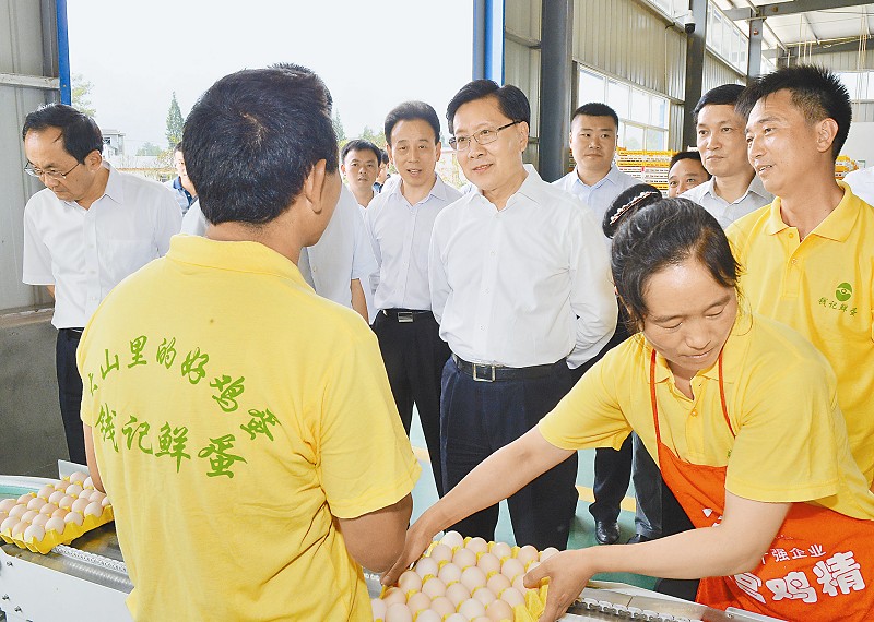 སི་ཁྲོན་ཞིང་ཆེན་བསྐྱར་སྐྲུན་ཨུ་ཡོན་ལྷན་ཁང་གིས་ཚང་འཛོམས་གྲོས་ཚོགས་ཐེངས་དྲུག་པ་འཚོགས།
