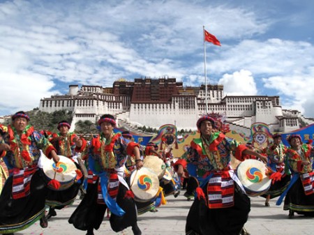 ལྷ་སའི་ཞོ་སྟོན་སྤྱི་ཟླ་8ཚེས་14ཉིན་ནས་བཟུང་འགོ་ཚུགས་རྒྱུ་ཡིན་པ།