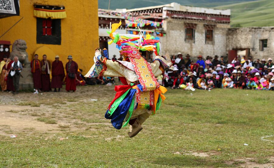 མི་ཉག་མགར་ཐར་དགོན་པས་དྲུག་པའི་དབྱར་ཆོས་ཆེན་མོ་འཚོགས་པ།