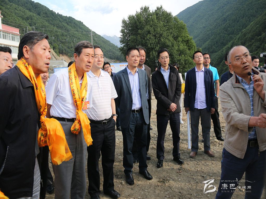 རྒྱལ་ཡོངས་སྲིད་གྲོས་རྟོག་ཞིབ་ཚོགས་པས་དཀར་མཛེས་ཁུལ་ཁྲོན་བོད་གཞུང་ལམ་འཛུགས་སྐྲུན་བྱ་བར་རྟོག་ཞིབ་བྱས།