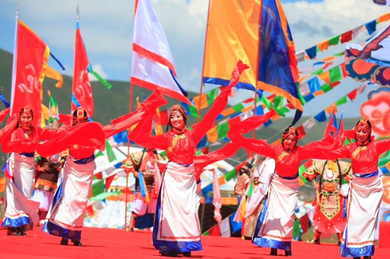 2015ལོའི་གེ་སར་གྱི་ཕ་སར་སྐྱོད་པའི་མུ་འབྲེལ་རིག་གནས་བྱེད་སྒོ་གསེར་རྟ་ནས་མུ་མཐུད་དུ་སྤེལ།