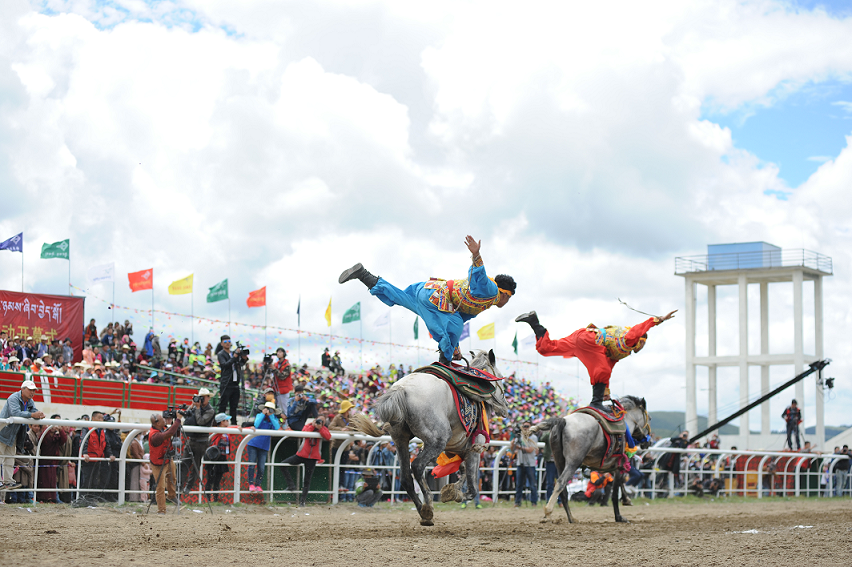 རྔ་བའི་ཧུང་ཡོན་ལ་མཐོ་སྒང་གི་རྟ་རྩལ་གྱི་རྟེན་གཞི་ཞེས་པའི་མཚན་སྙན་ཐོབ།