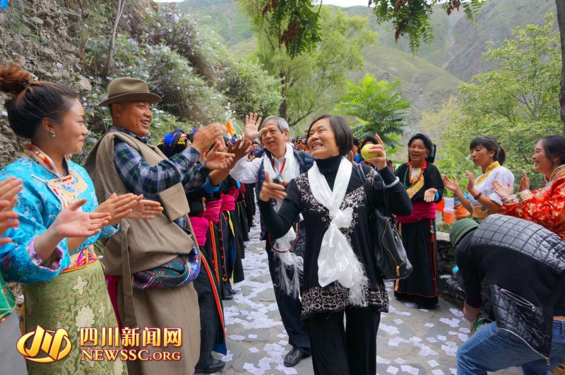 རྒྱ་ཡིག་འཕྲིན་སྦྱོར་གསར་འགོད་པ་སི་ཁྲོན་བོད་ཁུལ་དུ་ཕེབས་རྗེས། བོད་ཁྱིམ་འདི་འདྲའི་དེང་རབས་ཅན་ཞིག་ཡིན་པ་བློ་ཡུལ་ལའང་ཤར་མ་མྱངས་ཟེར།
