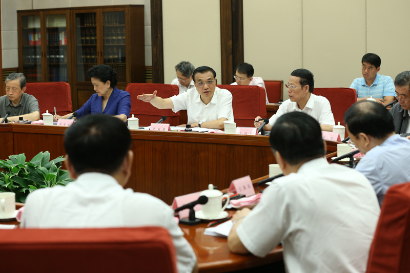 ལི་ཁེ་ཆང་གིས་རྒྱལ་སྲིད་སྤྱི་ཁྱབ་ཁང་གི་ཆེད་དོན་ཚོགས་འདུར་འགོ་འཛིན་མཛད།