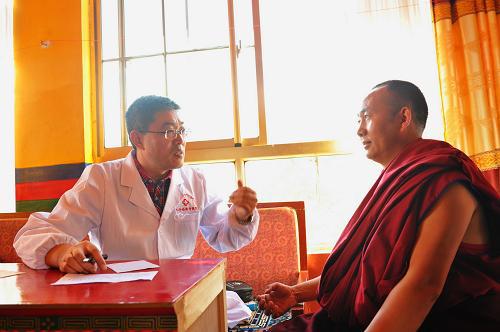 སྨན་བཅོས་ཆེད་རམས་པ་བོད་ལྗོངས་སུ་ཞབས་ཞུར་ཕེབས།