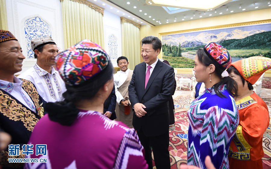 ཞི་ཅིན་ཕིང་གིས་གཞི་རིམ་གྱི་མི་རིགས་མཐུན་སྒྲིལ་དཔེ་ལེགས་འཐུས་མིར་ཐུག་འཕྲད་གནང་།