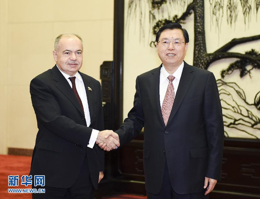 ཀྲང་ཏེ་ཅང་གིས་ཨུ་རུ་སི་མཉམ་འབྲེལ་ཨུ་ཡོན་ལྷན་ཚོགས་ཀྱི་ཀྲུའུ་ཞི་གཞོན་པར་མཇལ་འཕྲད་གནང་།