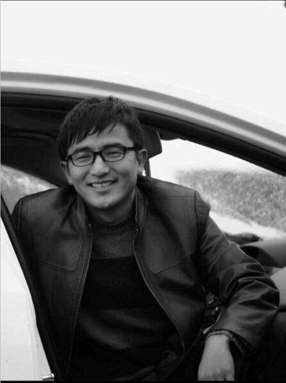 ཨ་སྐྱབས་དར་རྒྱས་ལ་སྐབས་དྲུག་པའི་སི་ཁྲོན་གྲངས་ཉུང་མི་རིགས་ཀྱི་ཕུལ་བྱུང་གསར་རྩོམ་གྱི་གཟེངས་རྟགས་ཐོབ།
