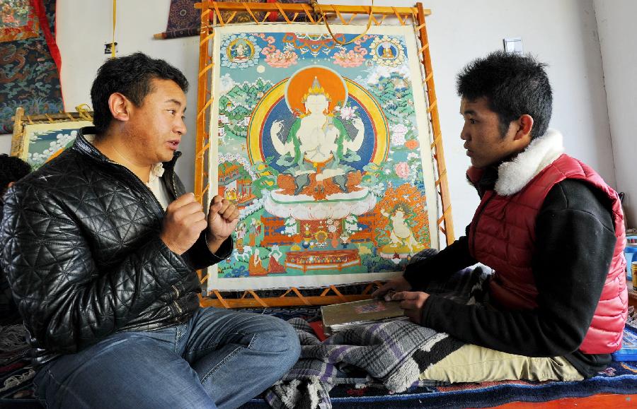 བོད་ལྗོངས་སུ་དམངས་གཉེར་ལས་རིགས་སློབ་གྲྭའི་ལས་ཞུགས་རྒྱ་ཆེར་བཏང་སྟེ་ཞིང་འབྲོག་ཁུལ་གྱི་བུ་ཕྲུག་ལ་ལས་ཞུགས་ཐབས་ལམ་ཇེ་མང་དུ་བཏང་བ།