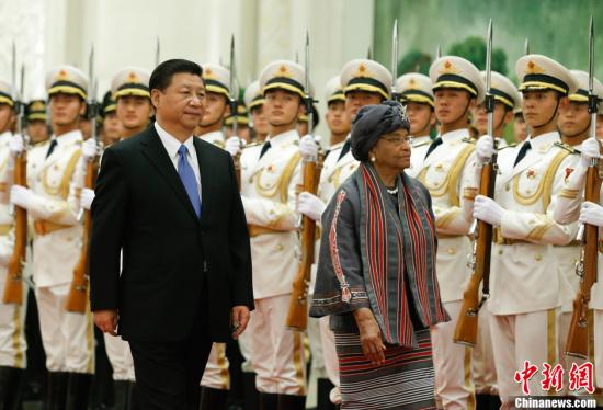 ཞི་ཅིན་ཕིང་གིས་ལི་པི་རི་ཡའི་སྲིད་འཛིན་སིག་ལི་ཧྥོའོ་དང་གྲོལ་མོལ་མཛད།