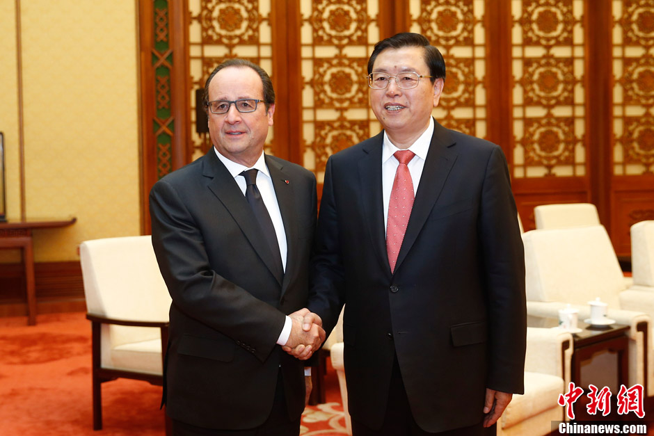 ཀྲང་ཏེ་ཅང་གིས་ཧྥ་རན་སིའི་སྲིད་འཛིན་ཨོ་ལང་ཏི་དང་འཇལ་འཕྲད་གནང་།
