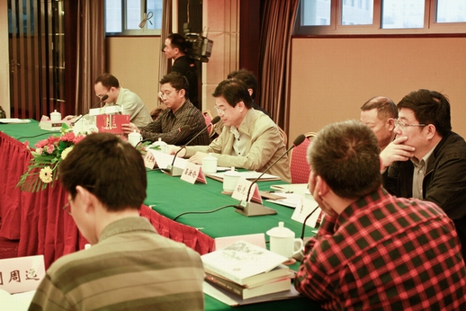 ཀྲུང་གོའི་མི་རིགས་མང་པོའི་རྩོམ་པ་པོ་ཝུན་ཁྲོན་དུ་སྐྱོད་པ་ཞེས་པའི་བྱེད་སྒོ་སྤེལ་འགོ་ཚུགས།