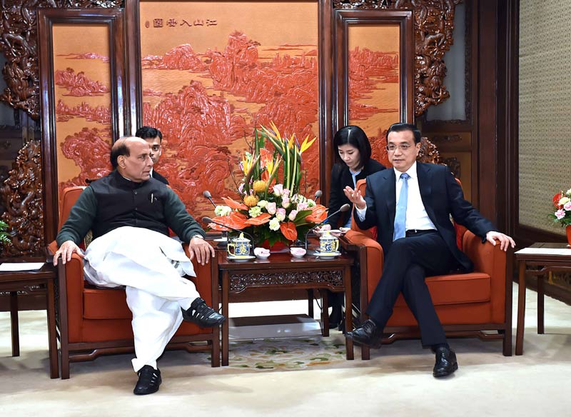 ལི་ཁེ་ཆང་གིས་རྒྱ་གར་གྱི་ནང་སྲིད་པུའུ་ཀྲང་ཞིན་ཀི་དང་མཇལ་འཕྲད་གནང་།