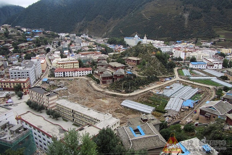 དཔལ་ཡུལ་རྫོང་གིས་མཛུབ་སྟོན་བཞི་རྒྱུན་འཁྱོངས་བྱས་ཏེ་ཐོན་ལས་སྣ་མང་ཅན་གྱི་འཕེལ་རྒྱས་ལ་སྐུལ་འདེད་བཏང་།