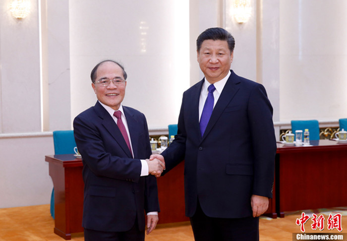 ཞི་ཅིན་ཕིང་གིས་ཝེད་ནམ་རྒྱལ་ཁབ་ཀྱི་རྒྱལ་ཚོགས་ཀྲུའུ་ཞི་རོན་ཧྲིན་ཞུང་དང་མཇལ་འཕྲད་གནང་།