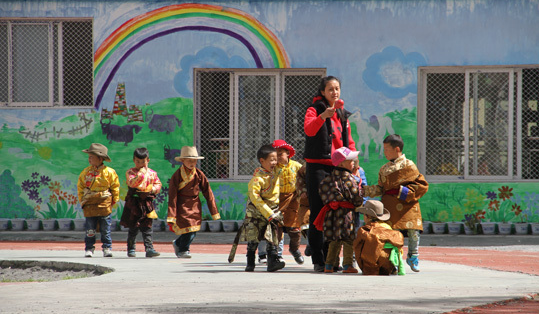 ལི་རྫོང་གི་སློབ་གསོའི་ཁོངས་གཏོགས་ཀྱི་2015ལོའི་སློབ་ཞུགས་རོགས་དངུལ་གྱི་དབུལ་སྐྱོར་ལ་གྲུབ་འབྲས་མངོན་གསལ་ཐོབ།