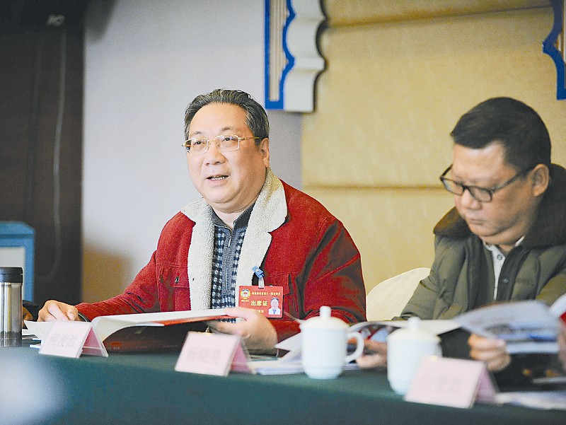 ཞིང་ཆེན་མི་དམངས་འཐུས་མི་ཚོགས་ཆེན་ཚོགས་འགོ་ཚུགས་ཉིན་ནས་གྲོས་གཞི་ཁག་13བསྡུ་འབྱོར་བྱུང་།