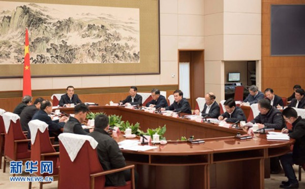 ལི་ཁེ་ཆང་གིས་གཙོ་སྐྱོང་མཛད་དེ་སློབ་གསོ་ཚན་རིག་རིག་གནས་འཕྲོད་བསྟེན་ལུས་རྩལ་ལས་རིགས་ཀྱི་མི་སྣ་དང་གཞི་རིམ་མང་ཚོགས་ཀྱི་འཐུས་མིའི་བཞུགས་མོལ་ཚོགས་འདུ་འཚོགས།