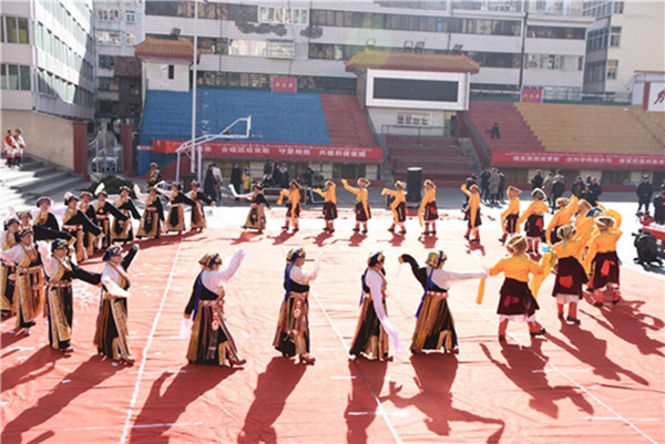 རྔ་བ་ཁུལ་འབར་ཁམས་ས་ཁུལ་གྱིས་བོད་ལུགས་ལོ་སར་བསུས།