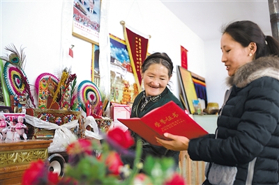མངའ་རིས་ས་ཁུལ་གྱིས་ཧུར་ཐག་སྒོས་ཕྱུག་འགྱུར་འཇོན་ཐང་ཅན་སྣེ་ཁྲིད་བྱས་ཏེ་མང་ཚོགས་ཕྱུག་འགྱུར་ཡོང་བར་སྐུལ་ཁྲིད་བྱས།