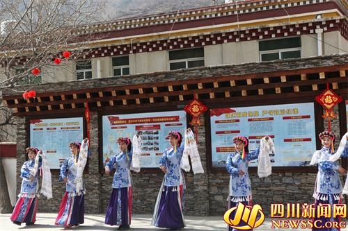 རིག་རྩལ་སྟོན་ཚོགས་ཀྱིས་དམངས་ལ་ཕན་པ་བཏགས།