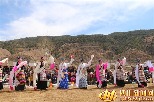 ཉི་མའི་ལུང་ནས་གླུ་བྲོས་ལོ་སར་དུས་ཆེན་བསུས།