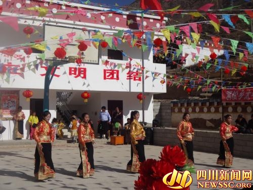 གཟི་ཚ་སྡེ་དགུ་རྫོང་གིས་དཔྱིད་གསར་དུས་ཆེན་གྱི་བྱེད་སྒོ་སྤེལ།