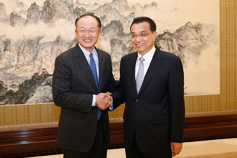 ལི་ཁེ་ཆང་གིས་འཛམ་གླིང་དངུལ་ཁང་གི་འགན་འཛིན་པ་ཅིན་ཡོན་དང་མཇལ་འཕྲད་གནང་།