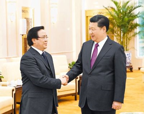 ཞི་ཅིན་ཕིང་གིས་ཝེད་ནམ་གུང་ཁྲན་ཏང་ཀྲུང་དབྱང་གི་སྤྱི་ཁྱབ་ཧྲུའུ་ཅི་རོན་ཧྥུའུ་ཀྲུང་གི་ཆེད་མངག་སྐུ་ཚབ། ཀྲུང་དབྱང་ཕྱི་ཕྱོགས་པུའུ་ཡི་པུའུ་ཀྲང་ཧོང་ཕིན་ཅུན་དང་མཇལ་འཕྲད་གནང་།
