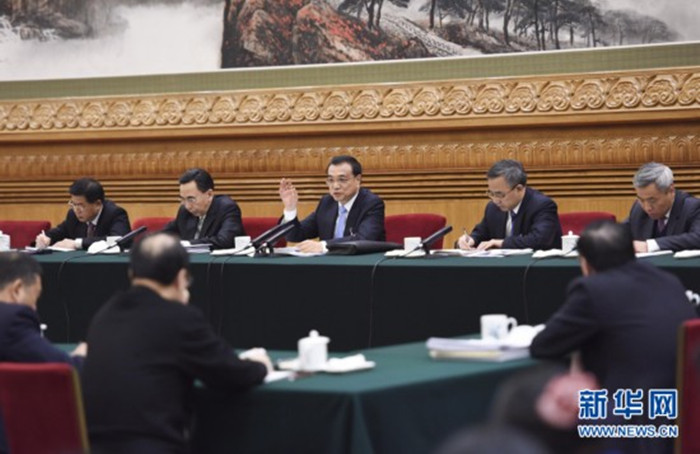 ལི་ཁེ་ཆང་ཀོང་ཏུང་གི་འཐུས་མི་ཚོགས་པའི་གྲོས་ཞིབ་ལ་ཞུགས།