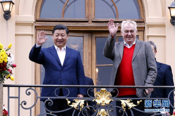 ཞི་ཅིན་ཕིང་གིས་ཆེ་ཁི་ཡི་སྲིད་འཛིན་ཙེ་མན་དང་མཇལ་ཕྲད་གནང་།