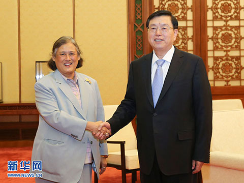 ཀྲང་ཏའེ་ཅང་གིས་ཐེ་ལན་དའི་སྲས་མོ་སི་ལིན་ཐུང་དང་མཇལ་ཕྲད་གནང་།