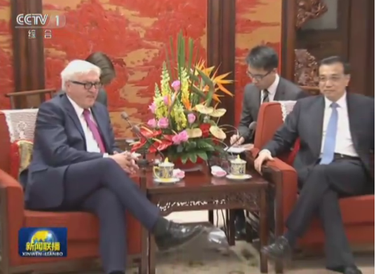 ལི་ཁེ་ཆིང་གིས་འཇར་མན་གྱི་ཕྱི་འབྲེལ་པུའུ་ཀྲང་སི་ཐེན་མེར་དང་མཇལ་ཕྲད་གནང་།